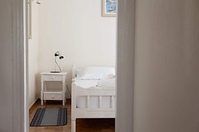 Cozy Apartment Next to Alimos Beach