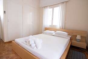 Cozy Apartment Next to Alimos Beach