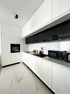 Lumina 3-room apart on Drewnowska