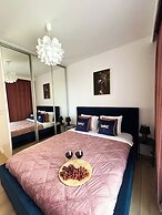 Lumina 3-room apart on Drewnowska