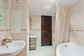 Apartments on Karl Marx str 20