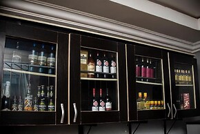 Lawsons Residence and Suites