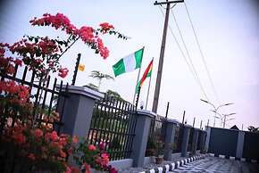 Lawsons Residence and Suites