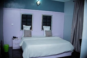 Lawsons Residence and Suites