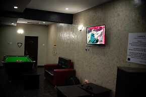 Lawsons Residence and Suites