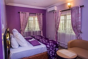 Lawsons Residence and Suites