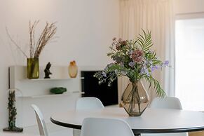 Modern 3-bedroom Apartment Family-friendly Touches