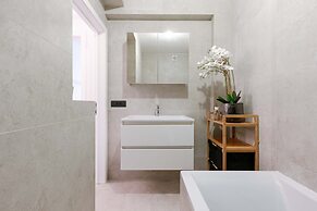 Modern 3-bedroom Apartment Family-friendly Touches