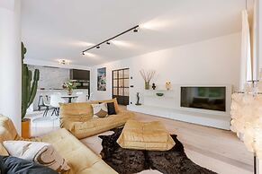 Modern 3-bedroom Apartment Family-friendly Touches