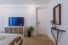 Modern 3-bedroom Apartment Family-friendly Touches