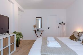 Modern 3-bedroom Apartment Family-friendly Touches