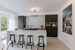 Modern 3-bedroom Apartment Family-friendly Touches