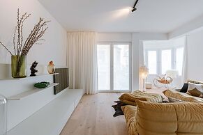 Modern 3-bedroom Apartment Family-friendly Touches