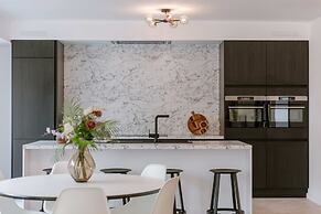 Modern 3-bedroom Apartment Family-friendly Touches