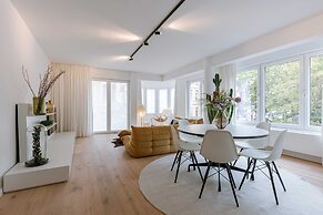 Modern 3-bedroom Apartment Family-friendly Touches