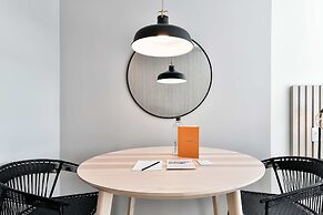 w Comfy Loft w Perfect Deco in Santa Barbara