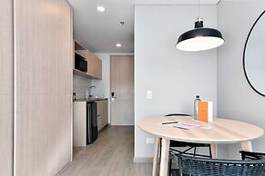 w Comfy Loft w Perfect Deco in Santa Barbara