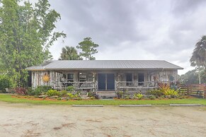 Pet-friendly Cabin on 50 Acres in Palm City!