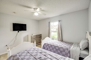 6 Mi to Downtown: Bright Palm Coast Getaway!