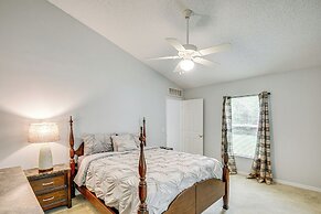 6 Mi to Downtown: Bright Palm Coast Getaway!