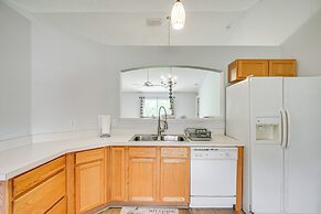 6 Mi to Downtown: Bright Palm Coast Getaway!