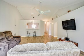 6 Mi to Downtown: Bright Palm Coast Getaway!