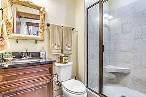 Ski Shuttle & Community Perks: Keystone Townhome