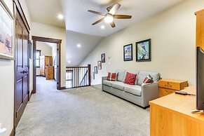 Ski Shuttle & Community Perks: Keystone Townhome