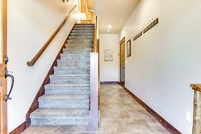 Ski Shuttle & Community Perks: Keystone Townhome