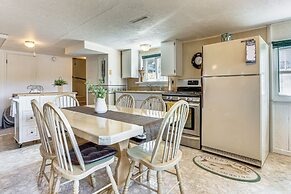 Lakefront Home w/ Patio in Havana!