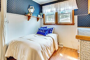 Lakefront Home w/ Patio in Havana!