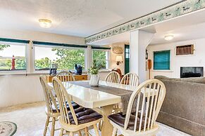 Lakefront Home w/ Patio in Havana!