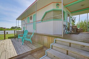 'Da Boat House' w/ World-class Bayou Fishing!