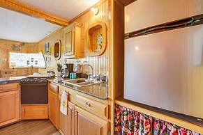 'Da Boat House' w/ World-class Bayou Fishing!