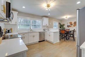 Pet-friendly Decatur Home ~ 8 Mi to Downtown Atl!