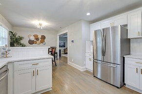 Pet-friendly Decatur Home ~ 8 Mi to Downtown Atl!