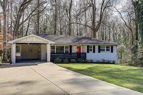 Pet-friendly Decatur Home ~ 8 Mi to Downtown Atl!