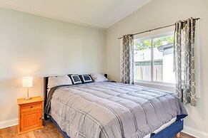 3 Mi to Duke: Downtown Durham Cottage!