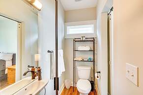 3 Mi to Duke: Downtown Durham Cottage!