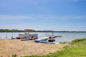 Game Room & Private Dock: Minnesota Lake Escape