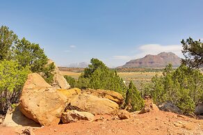 Pet-friendly Apple Valley Getaway w/ Fire Pit!