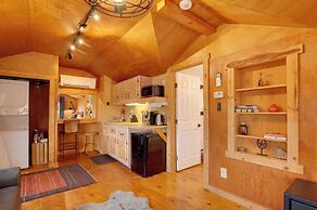 Pet-friendly Apple Valley Getaway w/ Fire Pit!