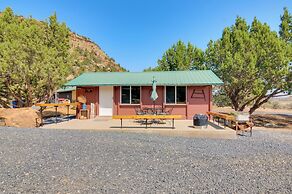 Pet-friendly Apple Valley Getaway w/ Fire Pit!