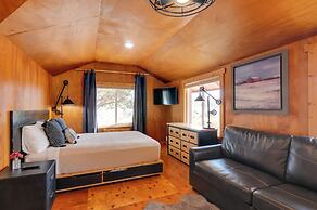 Pet-friendly Apple Valley Getaway w/ Fire Pit!