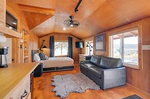 Pet-friendly Apple Valley Getaway w/ Fire Pit!