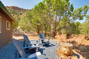 Premium Apple Valley Cabin w/ Zion Natl Park View