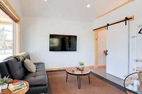 Premium Apple Valley Cabin w/ Zion Natl Park View