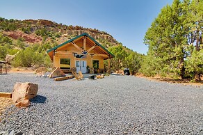Premium Apple Valley Cabin w/ Zion Natl Park View