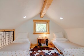 Premium Apple Valley Cabin w/ Zion Natl Park View