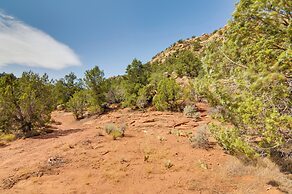 Apple Valley Cabin w/ Views, Dogs Welcome
